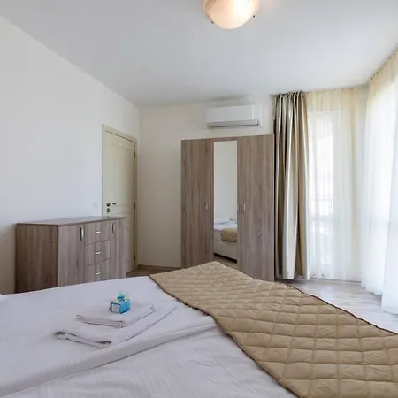 Zevs 아파트 네세부르