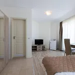 Zevs * נסבר