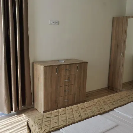 Zevs Apartamento *