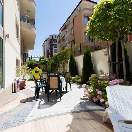 Zevs Apartamento *